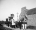 Procession Chapelle Pol Novembre 1946 ; Abbé Fichaux (de Plabennec; aussi le recteur de Brignogan)